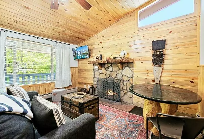 Hotelli Misty Mountain Lodge