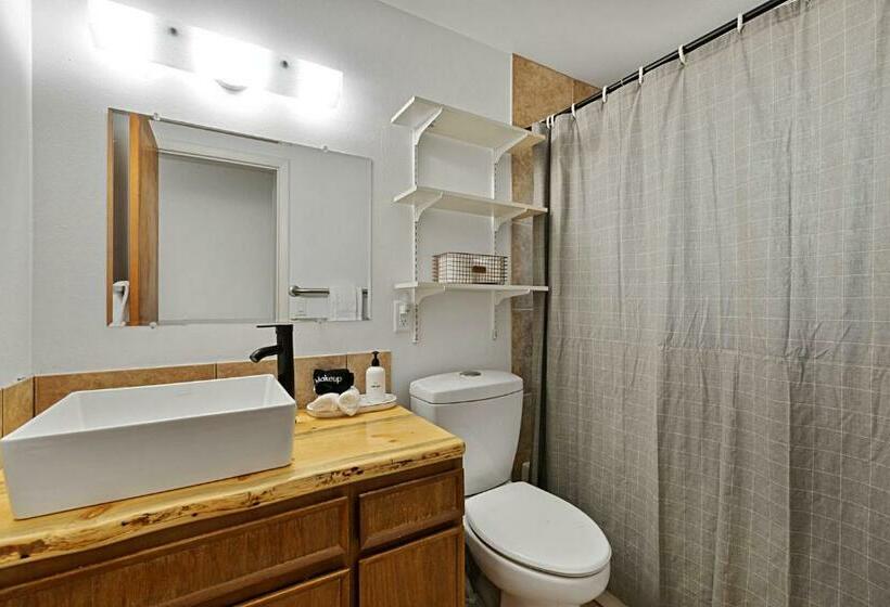 فندق Misty Mountain Lodge