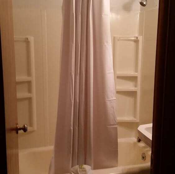 فندق Mystic Valley Inn