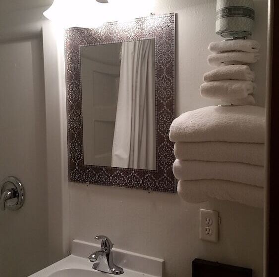 فندق Mystic Valley Inn