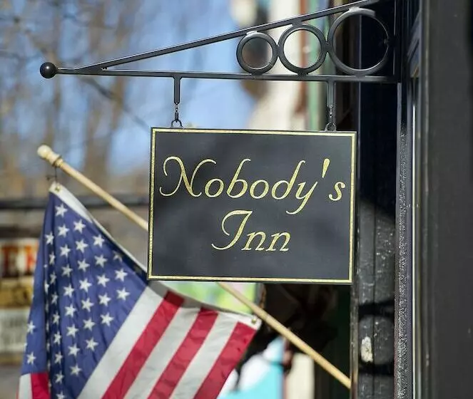 ホテル Nobody's Inn