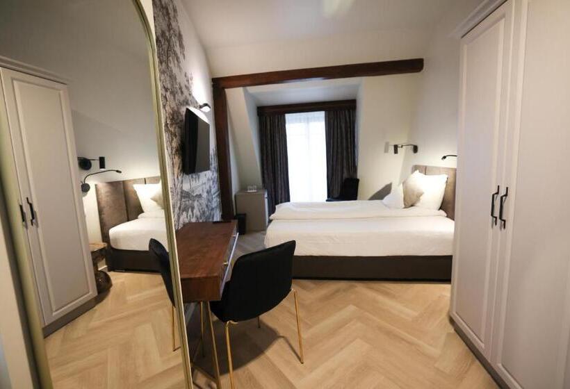 호텔 Pensiunea Nora