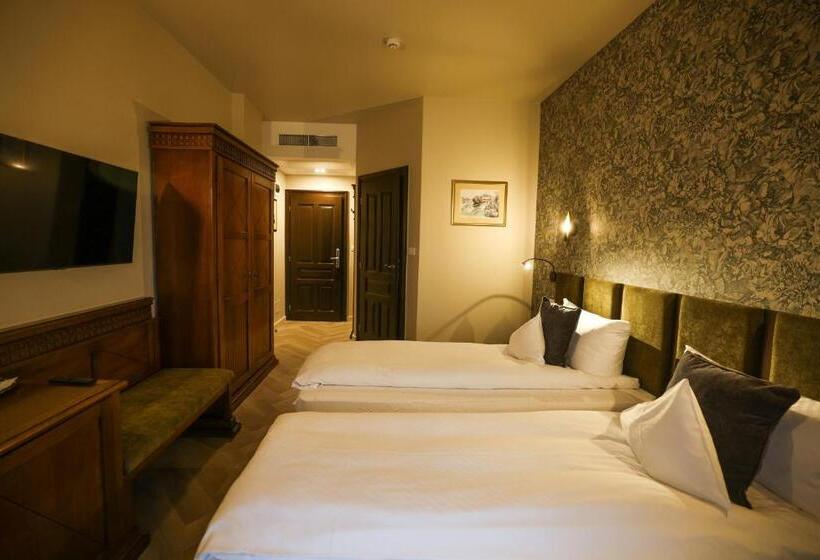 호텔 Pensiunea Nora