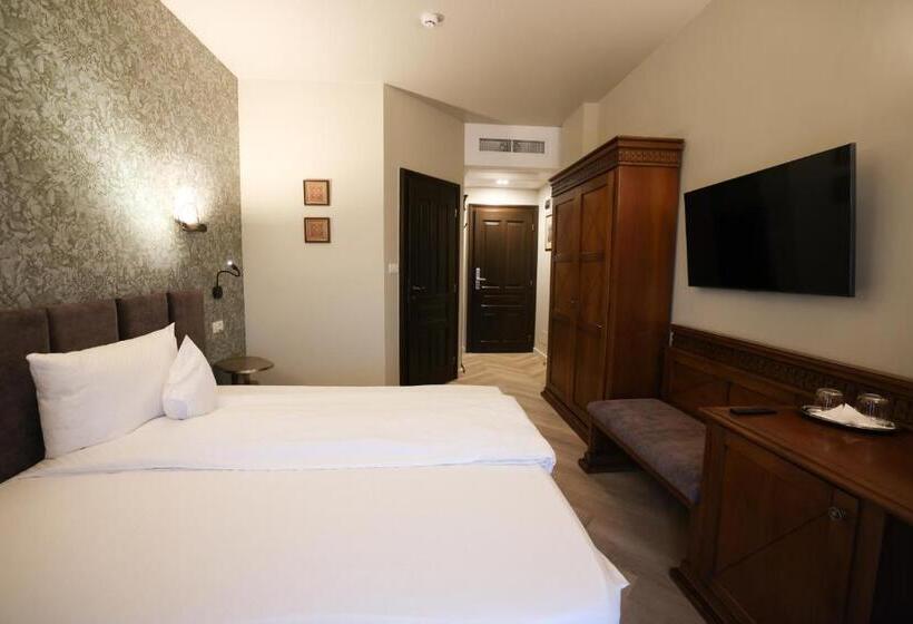 호텔 Pensiunea Nora