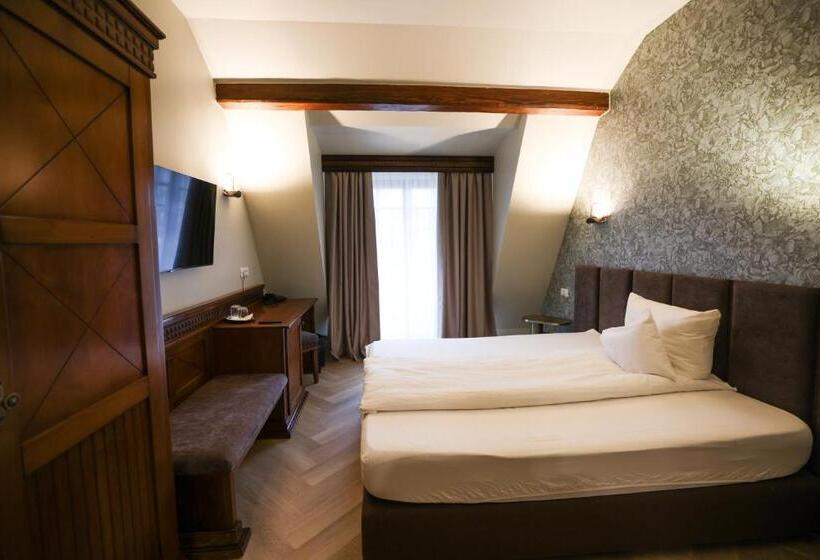 호텔 Pensiunea Nora