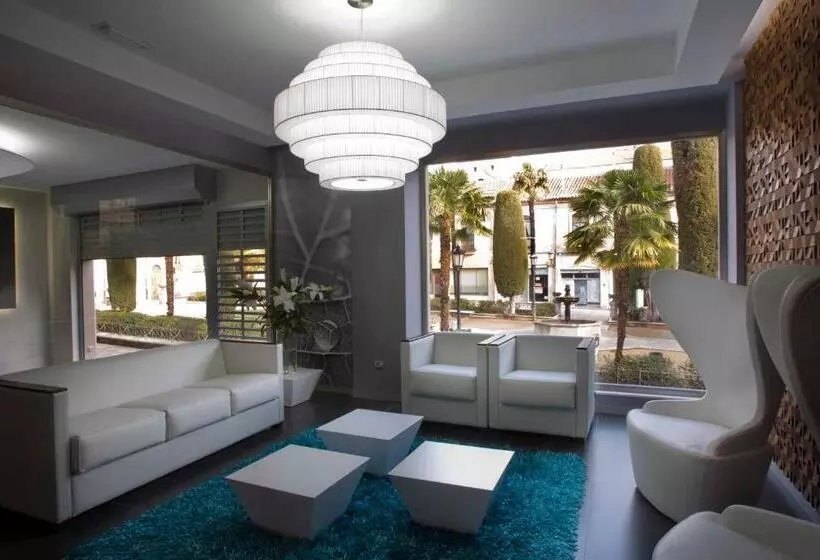 هتل Salamanca Suite Studios