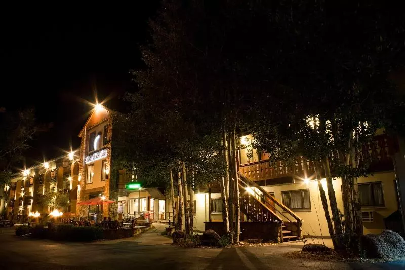 Hotelli Silver Moon Inn