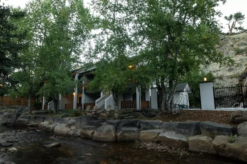 Hotelli Silver Moon Inn