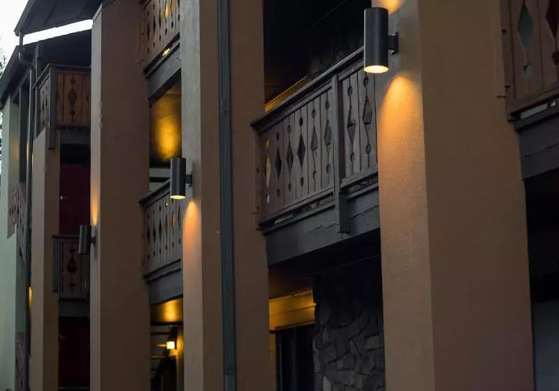 Hotelli Silver Moon Inn