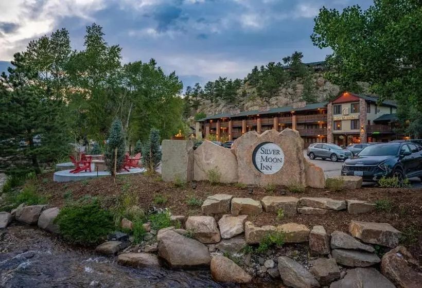 Hotelli Silver Moon Inn