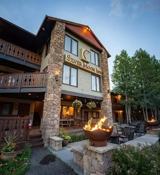 Hotelli Silver Moon Inn