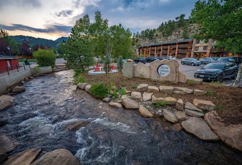 Hotelli Silver Moon Inn