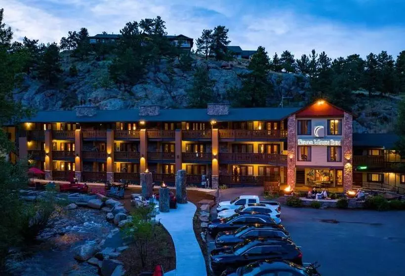 Hotelli Silver Moon Inn