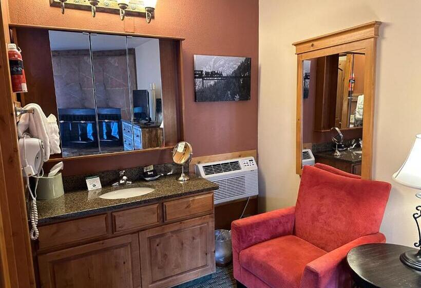 فندق Silver Moon Inn