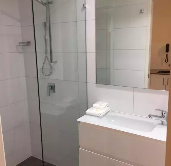 Hotelli Twin Quays Noosa