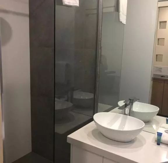 Hotelli Twin Quays Noosa