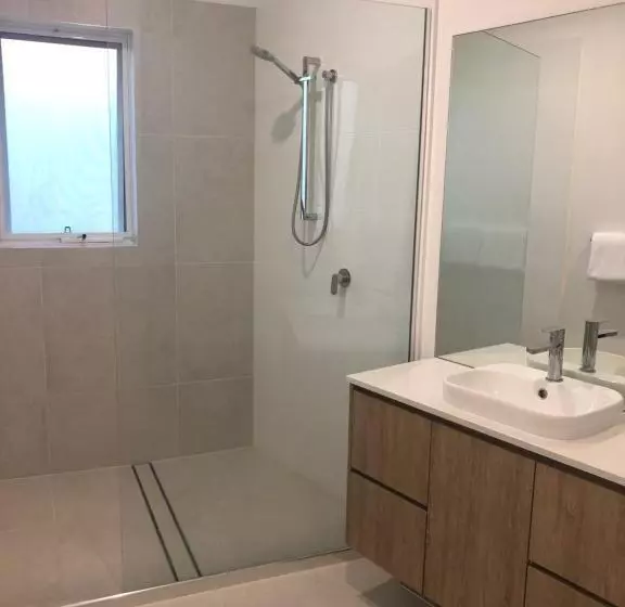 Hotelli Twin Quays Noosa