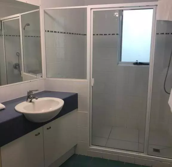Hotelli Twin Quays Noosa