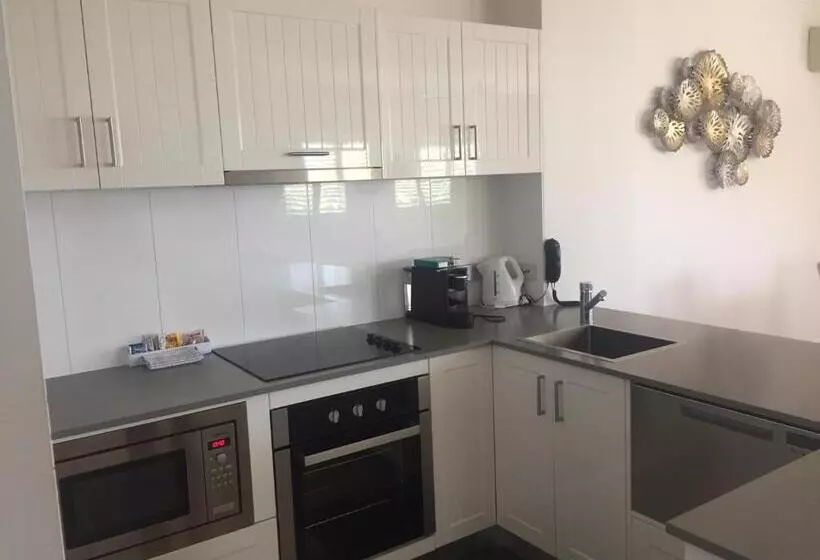 Hotelli Twin Quays Noosa
