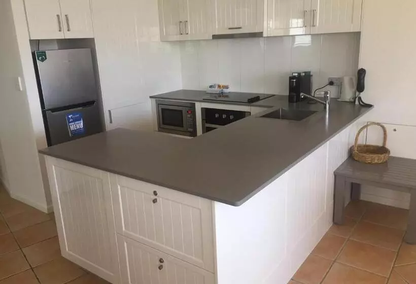 Hotelli Twin Quays Noosa
