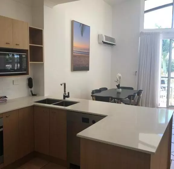 Hotelli Twin Quays Noosa