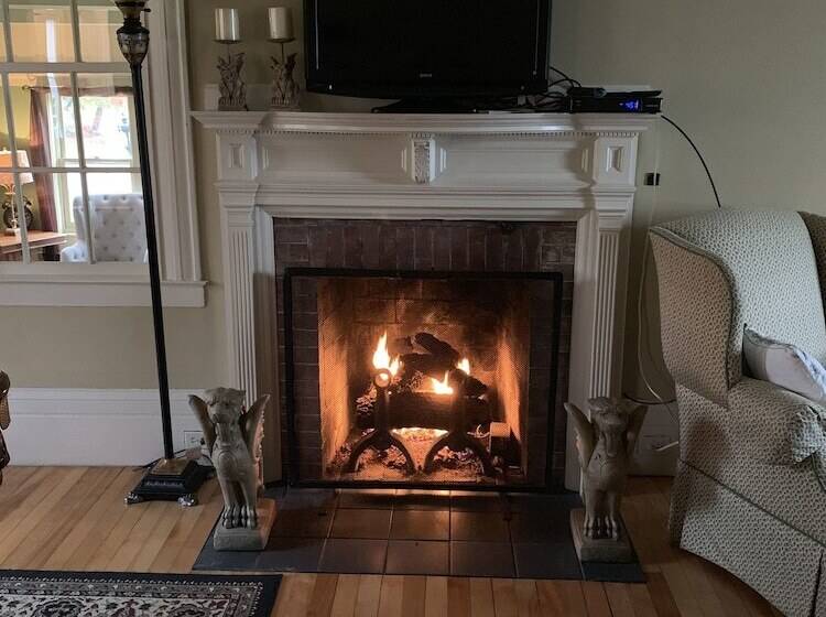 Lovett S Inn And Restaurant