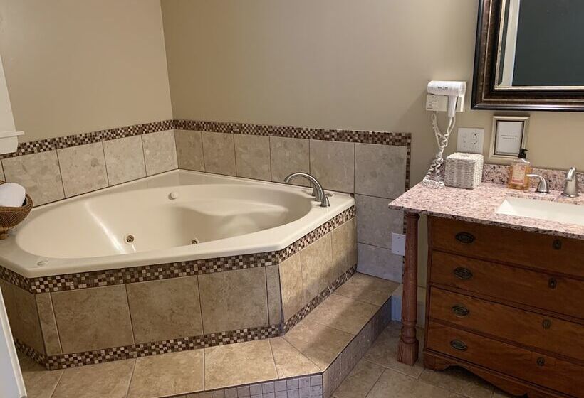 Lovett S Inn And Restaurant