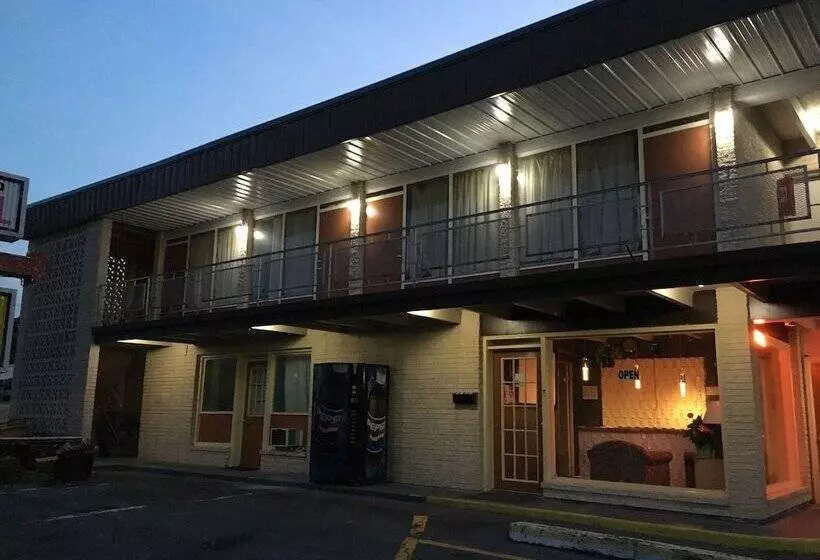 Breezwood Motel