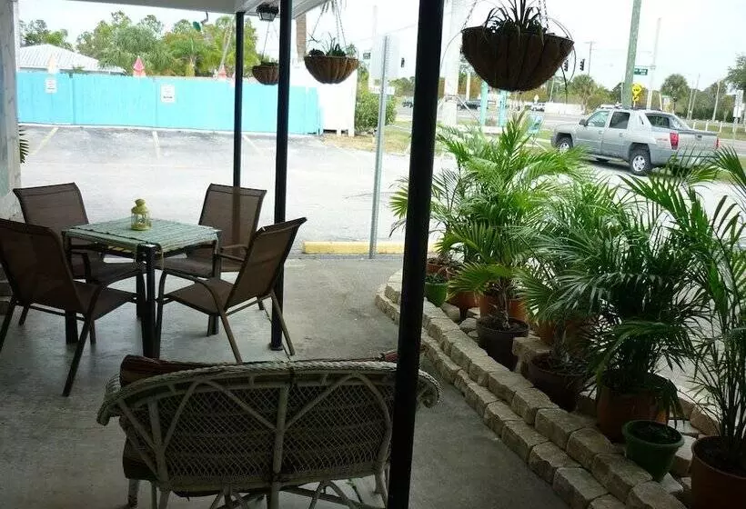 Palm Court Motel