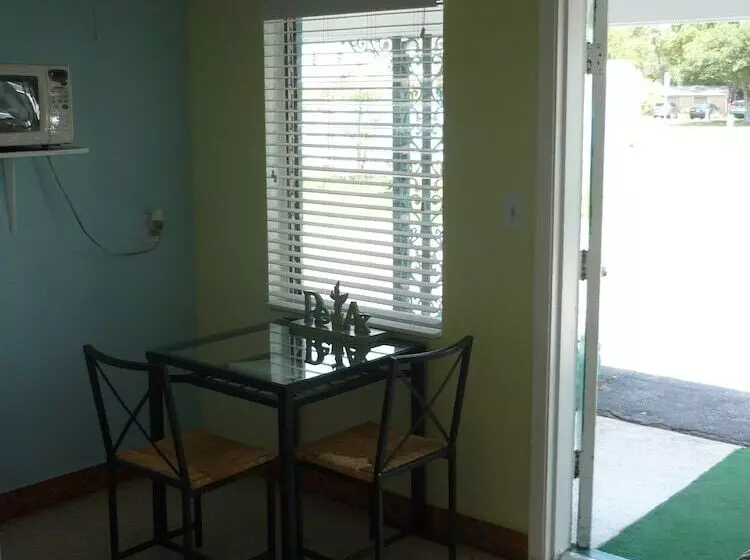 Palm Court Motel