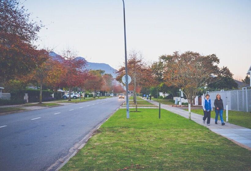 פנסיון Two Fat Owls Guesthouse