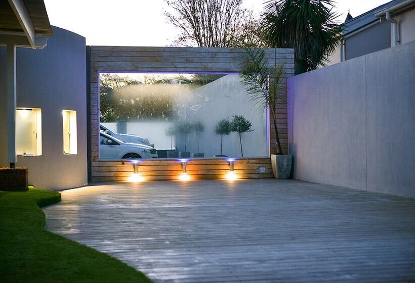 פנסיון Two Fat Owls Guesthouse