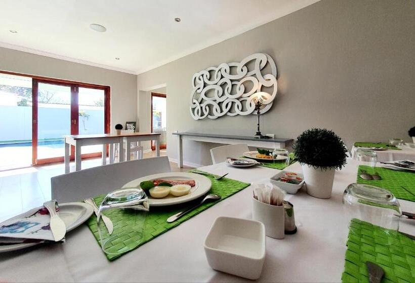 פנסיון Two Fat Owls Guesthouse