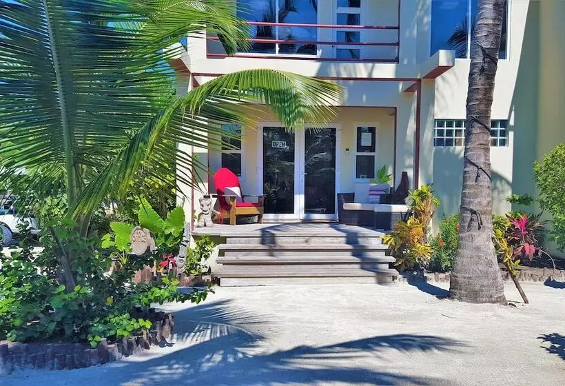 Tres Cocos Resort