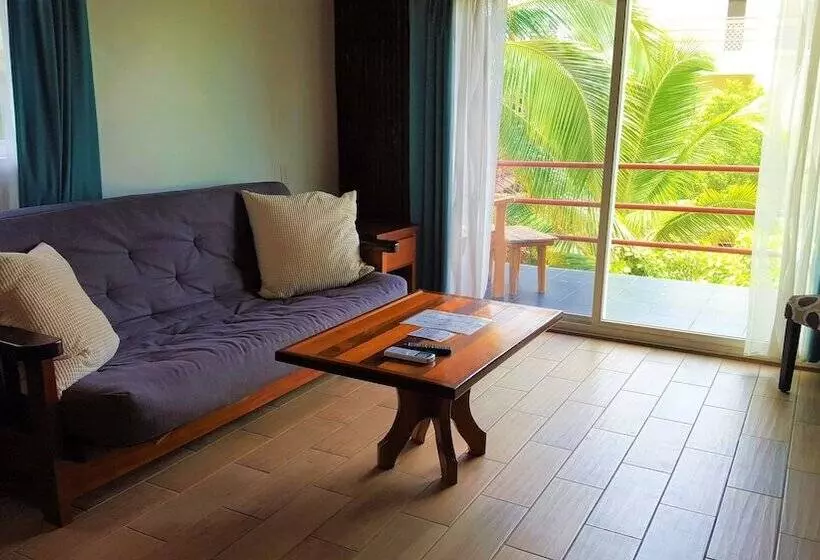 Tres Cocos Resort