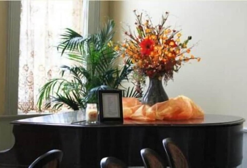 Windsor Hotel & Restaurant