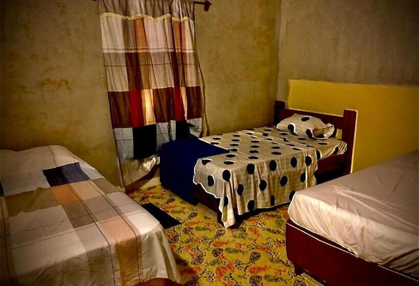 تختخواب و صبحانه La Escala Aeropuerto