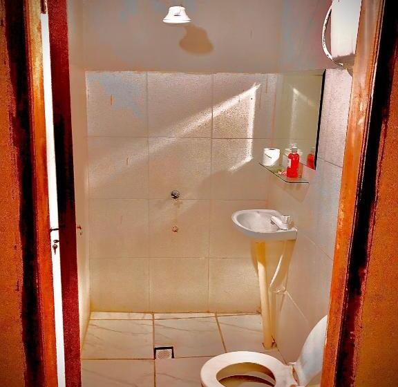 تختخواب و صبحانه La Escala Aeropuerto