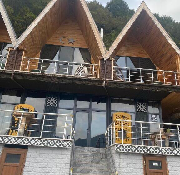 住宿加早餐  Shatobungalov Suit