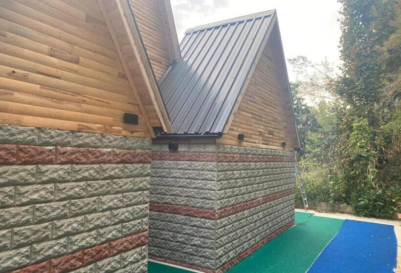 住宿加早餐  Shatobungalov Suit