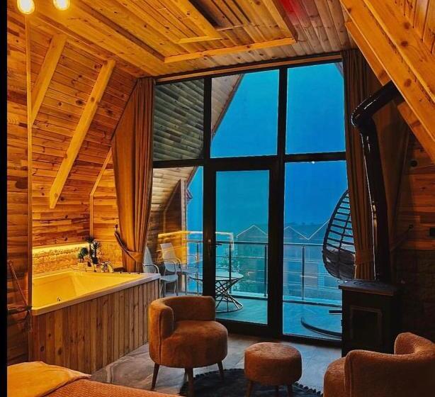 住宿加早餐  Shatobungalov Suit