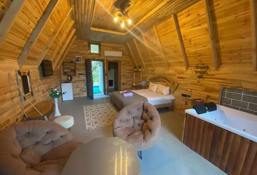 Aamiaismajoitus (B&B) Shatobungalov Suit