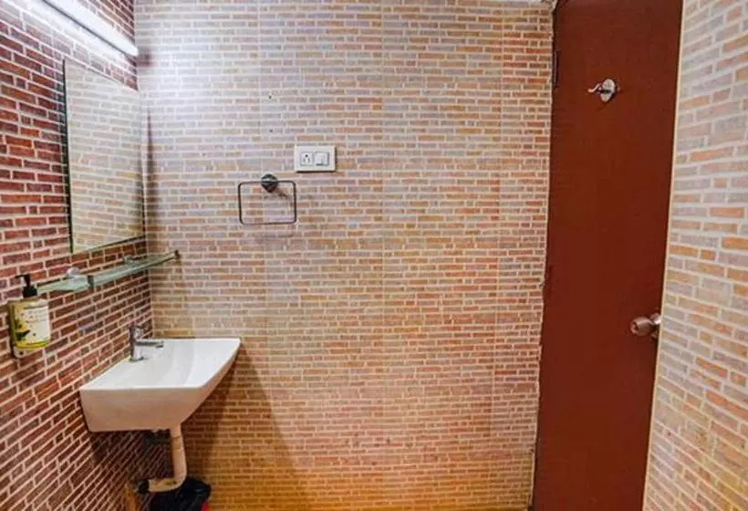 Fabhotel Earth   Nr Phoenix Marketcity Chennai