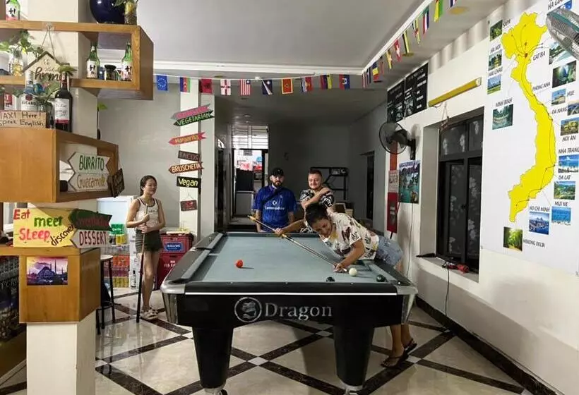 هتل Fancy Hostel And Bar