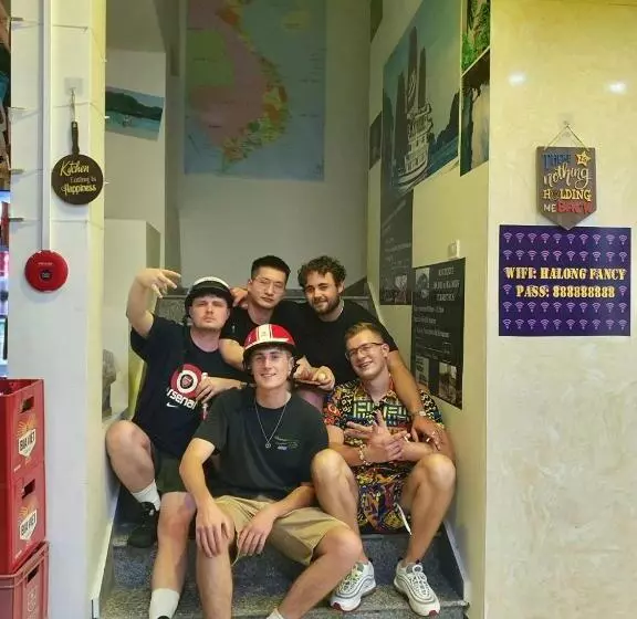 هتل Fancy Hostel And Bar