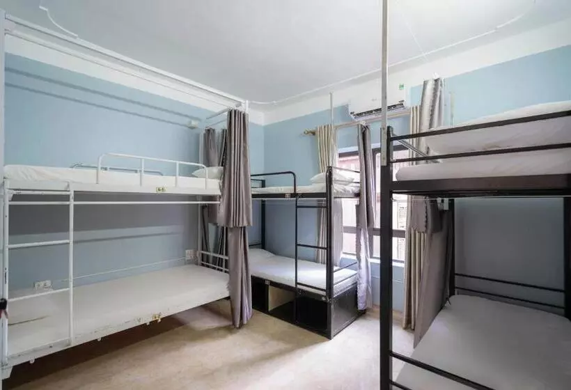 هتل Fancy Hostel And Bar