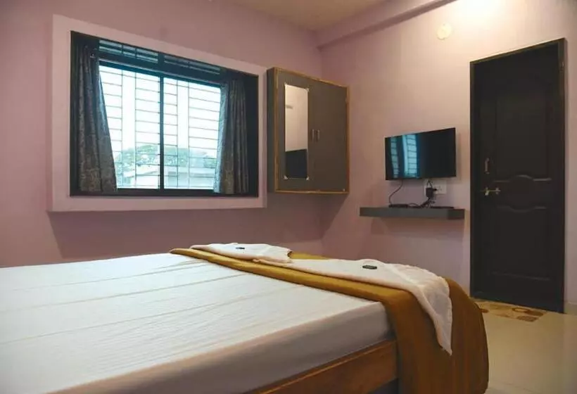 Hotelli Isha Palace