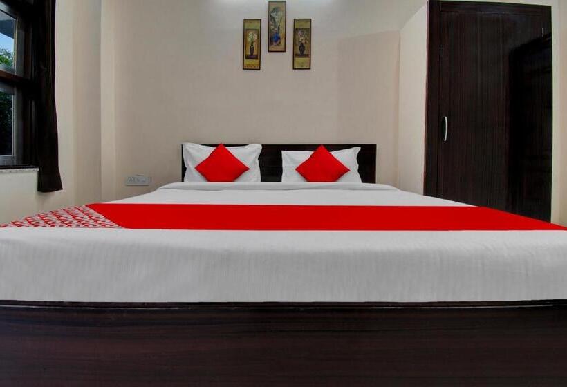 בית מלון כפרי O Shree Shyam Palace