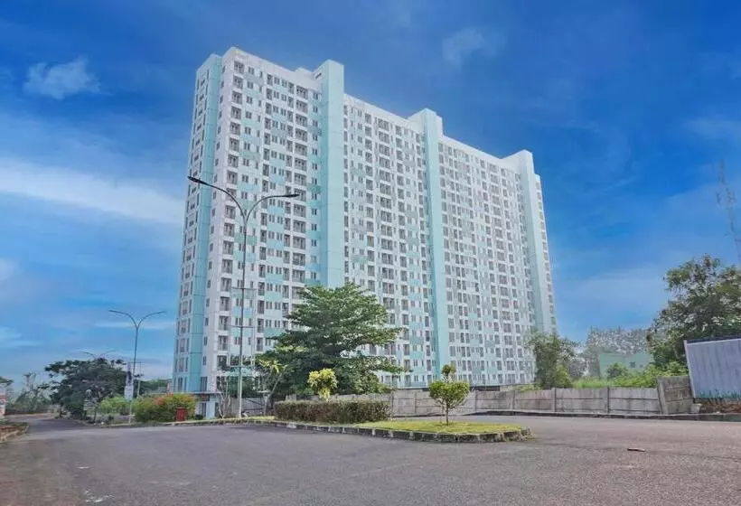 Hotelli Oyo Life 92962 Apartement Sentraland Karawang By Ratna