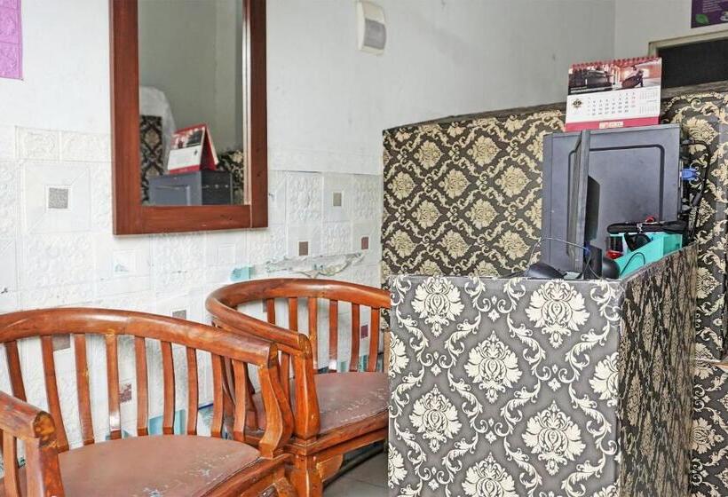 فندق Oyo Life 92962 Apartement Sentraland Karawang By Ratna